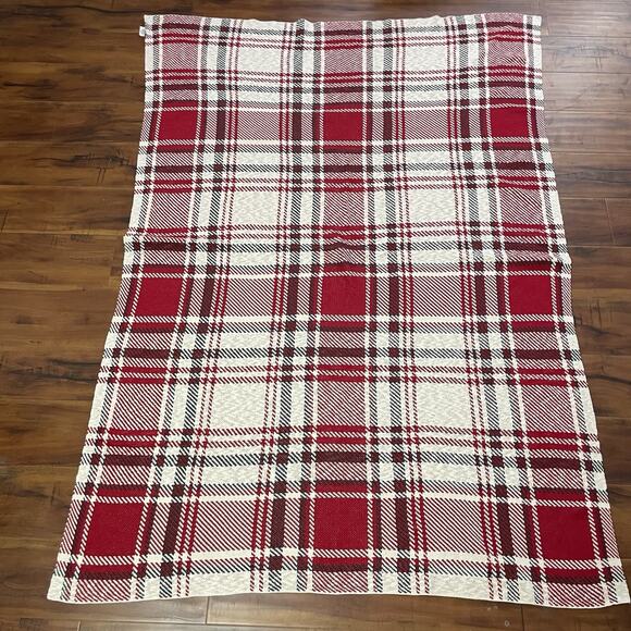 Well Dressed Home Christmas Throw Blanket 55x75 Red Green Plaid Holiday Decor - Picture 1 of 4
